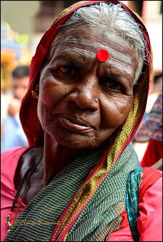 South Indian elderly woman Indian Portrait Photography Faces, Old Women Portrait, People Of India, Old Man Portrait, Indian Face, Art Photography Portrait, Portraiture Painting, Indian People, Portrait Photography Men