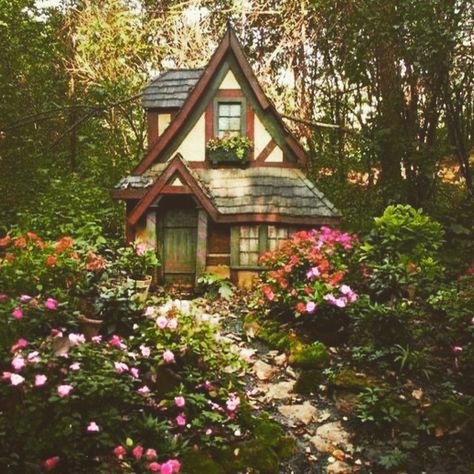 The Fairywoods’s Instagram profile post: “Once upon a time, there was a fairytale cottage in the woods... Sometimes all we want is to run away into the woods and live in an…” Cottage Fairytale, Cute Cottages, Forest Cottage, Fairytale House, Storybook Homes, Ren Fest, Cottage Aesthetic, Witch Cottage, Flower Cottage
