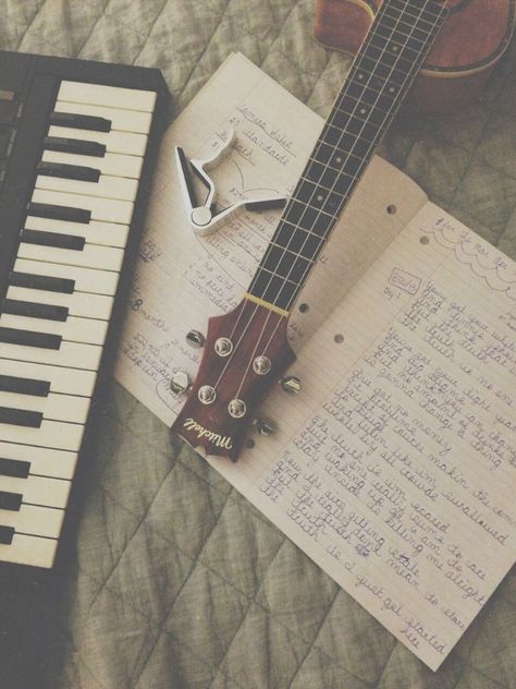 I am writing poetry now. I would like to write songs for myself and perform in front of a select few. Cassandra Clare, Canto Aesthetic, Concert Makeup, Summer Songs, Singing Lessons, Famous Singers, Taylor Swift Album, Poetry Words, Writing Poetry