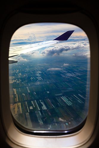 Window seat Leyte, Plane Window, Airport Pictures, Airplane Window, Plane Travel, Travel Reading, Picture Windows, Window Seat, Oh The Places Youll Go