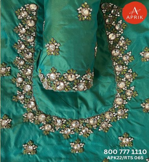 Aari Blouses, Latest Saree Blouses, Handwork Blouse, Magam Work Designs, Green Blouse Designs, Maggam Blouses, Jewelry Embroidery, Blouse Works, Traditional Blouse