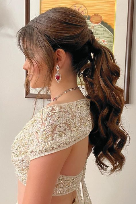 Hairstyle For Lehenga, Reception Hairstyles, Lehenga Hairstyles, Hairstyles For Indian Wedding, Hairstyles For Gowns, Bridal Hairstyle Indian Wedding, Hair Style On Saree, Stylish Ponytail, Saree Hairstyles