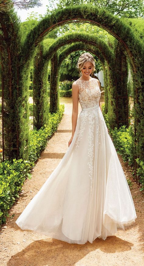 Wedding Dress Inspiration - Sleeveless simple wedding gown ,wedding dresses #weddinggowns #weddingdress Classy Modern Wedding Dress, Disney Wedding Dress, Simple Wedding Gown, Wedding Gown Simple, Simple Wedding Gowns, Hippie Man, Wedding Dresses With Flowers, Cute Wedding Dress, Top Wedding Dresses