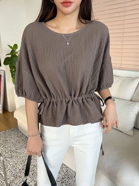 Tunic Blouse Outfit, Nice Blouses For Women, Short Top Designs, Latest Tops For Women, Latest Top Designs, Cotton Short Tops, Sewing Aesthetic, Brunch Dates, Latest Fashion Design