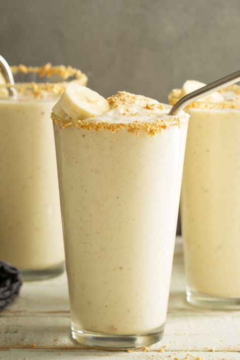 Banana Pudding Milkshake, Vegan Milkshake, Healthy Milkshake Recipes, Chocolate Banana Milkshake, Banana Milkshake Recipe, Strawberry Banana Milkshake, Healthy Milkshake, Oreo Milkshake, Banana Shake