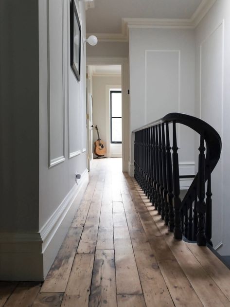 Townhouse Modern Interior, Victorian Wooden Floors, Victorian Renovation Interior Design, Victorian Townhouse Renovation, Black Victorian Staircase, Victorian Modern Interior, Modern Victorian Townhouse, Minimalist Townhouse Interiors, Victorian Bannister