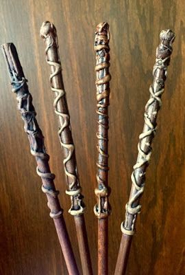 Chuck Does Art: DIY Wizard Wands - hot glue over dowel, then paint! Wizard Decorations, Harry Potter Birthday Decorations, Harry Potter Wands, Harry Potter Props, Harry Potter Universe, Harry Potter Stickers, Hand Carved Walking Sticks, Harry Potter Theme Party, Magic Crafts