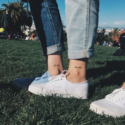 Matching best friends bridge tattoo Brooklyn Ny Tattoo Ideas, Golden Gate Tattoo Small, Golden Gate Bridge Tattoo Simple, Mackinaw Bridge Tattoo, Small Bridge Tattoo, Simple Bridge Tattoo, Mackinac Bridge Tattoo, Pittsburgh Bridge Tattoo, Sf Tattoo Ideas