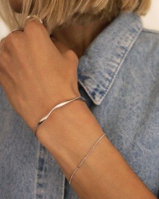 Minimal Bracelet Silver, Silver Jewellery Bracelet, Silver Jewelry Combo, Dainty Silver Bracelet Stack, Silver Jewelry Minimalist, Old Money Jewelry Silver, Minimalist Silver Earrings, Minimalistic Silver Jewelry, Bracelets Aesthetic Silver