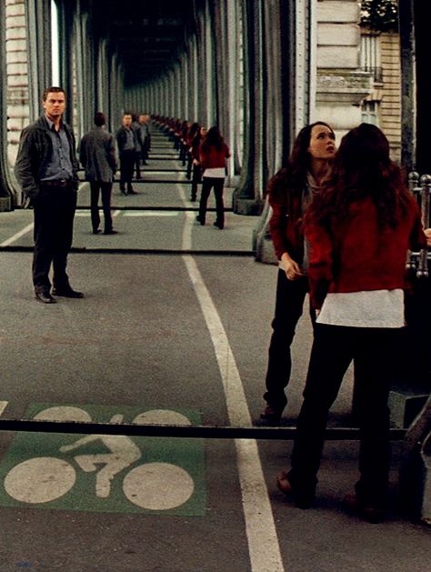 Inception Inception Movie, Chris Nolan, Nolan Film, Fritz Lang, Septième Art, Science Fiction Movies, I Love Cinema, Movie Shots, Christopher Nolan