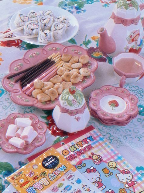 Kawaii, Kawaii Snacks Aesthetic, Kawaii Picnic Food, Pink Snack Aesthetic, Kawaii Date Ideas, Japanese Picnic Aesthetic, Pink Picnic Aesthetic Birthday, Pink Snacks Aesthetic, Sanrio Birthday Party Aesthetic