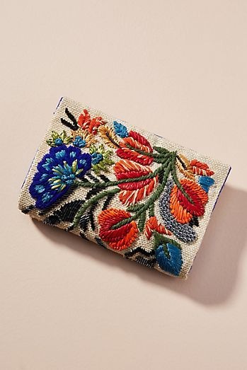 Hand Bags Ideas, Embroidered Clutch Bag, Best Leather Wallet, Bags Ideas, Embroidered Handbag, Fashion Vibes, Embroidered Clutch, Embroidery Bags, Bridal Clutch