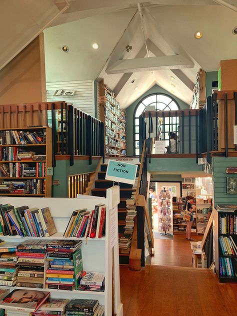 book store | warm coastal library | summer todo list | booktok aesthetics Summer Todo List, Coastal Library, Librarian Aesthetic, Bookstore Aesthetic, Elementary School Library, Life Goals Future, Vintage Coastal, Library Aesthetic, Library Science