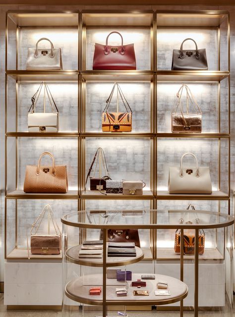 Shoe Store Design, Handbag Display, Desain Pantry, Clothing Store Design, Walk In Closet Design, Store Design Boutique, Soho New York, Luxury Closets Design, Boutique Decor