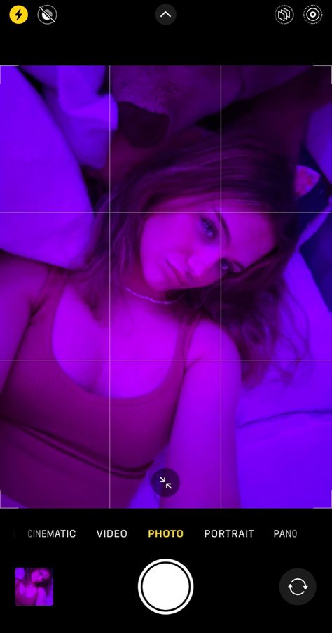 Led Light Selfie Ideas, Led Lights Picture Ideas, Led Girls, Selfie Light, Anime Canvas Art, Poses Photo, Selfie Poses Instagram, Cool Mirrors, Insta Pictures