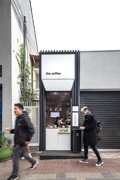 Mini Cafeteria, Japanese Coffee Shop, Mini Cafe, Container Cafe, Small Coffee Shop, Small Cafe Design, Coffee Shop Interior Design, Design Café, Tiny Shop