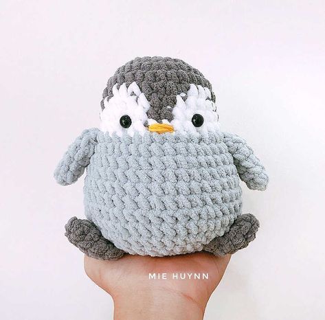 Crochet Penguin, Patron Crochet, Easy Crochet Animals, Penguin Pattern, Crochet Panda, Pola Amigurumi, Crochet Animals Free Patterns, Crochet Business, Crochet Design Pattern