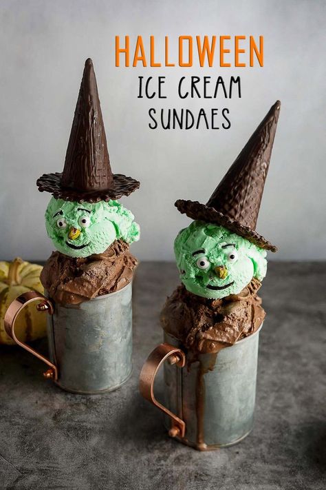 Make these adorable witchy Halloween ice cream sundaes with only a few ingredients! Have fun with the whole family creating funny witch faces out of your favorite Halloween candies. Fall Ice Cream Sundae Ideas, Fun Ice Cream Ideas, Spackling Crafts, Ice Cream Sundae Ideas, Halloween Ice Cream, Beaux Desserts, Ice Cream Sundaes, Halloween Activities For Kids, Halloween Dinner