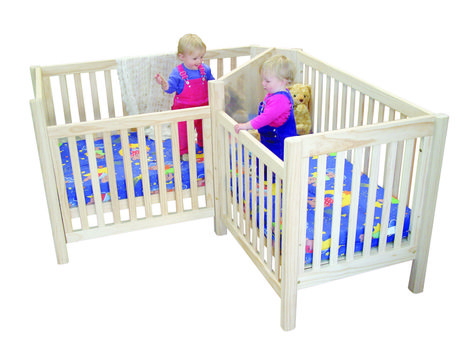 Did you know that there are special cribs made for twins? Check out these unique twin cribs and find the one that will work for your babies and where to buy. Twin Baby Beds, Twin Cots, Baby Cribs For Twins, Sleigh Cot, Twin Cribs, Nursery Twins, Twin Pregnancy, Twins Room, Cot Bedding