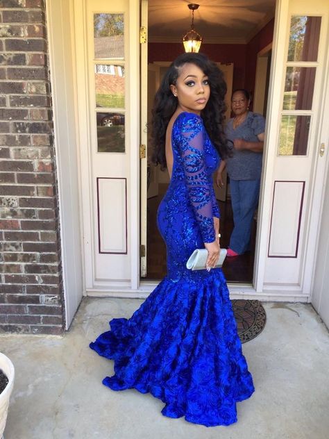 @simplydabbin ♛Qⓤⓔⓔⓝⓢ♕ Blue Asoebi, Royal Blue Mermaid Prom Dress, Winter Prom Dresses, Prom Slay, Blue Mermaid Prom Dress, Backless Prom Dress, Grad Dresses Long, Royal Blue Lace, Prom Dresses Uk