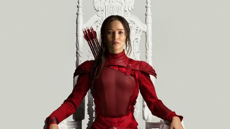 From hunting gear to high fashion and everywhere in between, there's a little something for everyone in the closet of Katniss Everdeen. New Hunger Games, Tribute Von Panem, Promo Flyer, Mocking Jay, Mockingjay Part 2, Jenifer Lawrence, Hunger Games Mockingjay, Donald Sutherland, Hunger Games 3