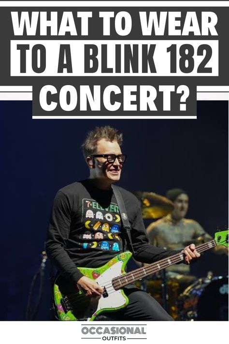 Blink 182 performing live on stage at a concert Blink Concert Outfit, All American Rejects Concert Outfit, Punk Pop Outfits, Concert Outfit Ideas Over 40, Concert Outfit Punk, Blink 182 Outfit, Punk Rock Concert Outfit, Punk Concert Outfit, Blink 182 Concert Outfit