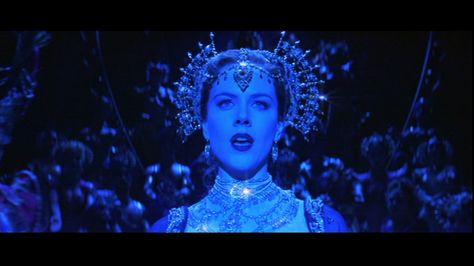 Satine as the Courtesan in Moulin Rouge - perhaps the headpiece design here could be used to incorporate my existing heart tattoo on my upper back (?) Moulin Rouge Movie, Thelma Et Louise, Color In Film, Beau Film, Movie Screenshots, Ferris Bueller, Edward Norton, Image Film, Reservoir Dogs