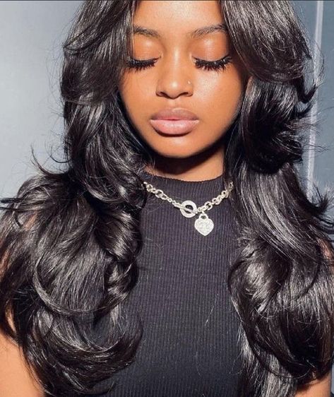 Beach Curls Black Women, Loose Curls Black Women, Big Curls Black Women, Blowout Hairstyles Black Women, Elegant Hairstyles For Black Women, Hair Inspiration Hairstyles, Hair Inspo Black, Black Woman Hair, Voluminous Blowout