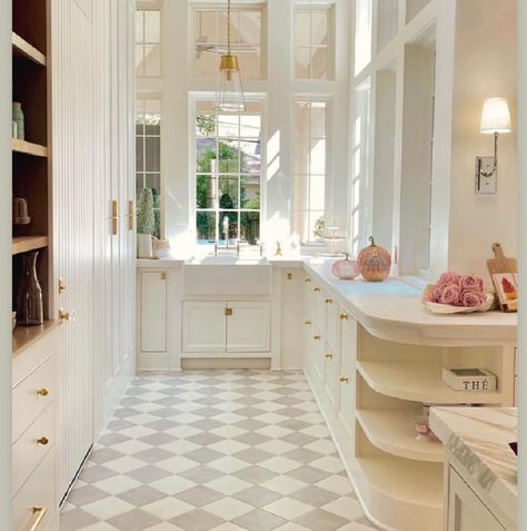 Warm white kitchen with brass hardware, checker tile floor and farm sink - Holly Bell Design. #whitekitchens #warmwhitekitchen Dark Wood And Tile Flooring Combination, Colorful Transitional Decor, Timeless Kitchens, Timeless Decorating, 2024 Kitchen, Butlers Pantry, Bell Design, White Kitchen Design, Kitchen Floor Tile