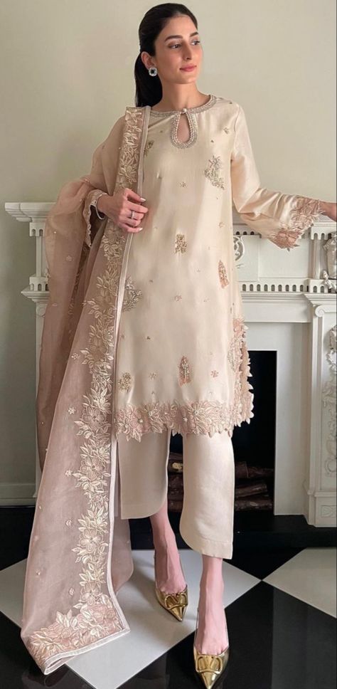 Simple Formal Dress Pakistani, Eastern Wedding Dresses Pakistani, Pakistani Evening Wear, Casual Wear Pakistani Suits, Dresses For Farewell Party In School Pakistani, Beautiful Pakistani Suits, Desi Simple Outfits, Nikkah Outfit Guest, Simple Pakistani Dresses Wedding