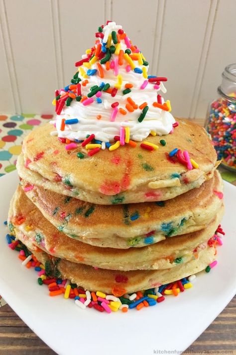 Rainbow Funfetti Pancakes on a white plate Funfetti Pancakes, Fun Pancakes, Birthday Pancakes, Kids Pancakes, Rainbow Pancakes, Pancake Toppings, Blueberry Chocolate, Breakfast Platter, Birthday Breakfast