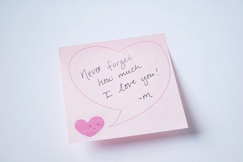 Heart thought bubble sticky notes - so sweet Cute Food Notes For Boyfriend, Romantic Sticky Notes For Him, Post It Love Notes For Him, Sticky Notes Love Messages, Sticky Notes To Leave Your Boyfriend, Sticky Note Love Notes, Post It Notes For Boyfriend, Sticky Notes Quotes For Him, Cute Post It Notes For Boyfriend