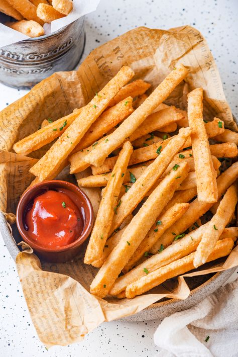 Keto French Fries ONLY 3 INGREDIENTS | BEST Keto French Fry Recipe Essen, Easy Keto Appetizers, Keto French Fries, French Fry Recipe, Making French Fries, Keto Appetizers, French Fries Recipe, Teenage Life, Low Carb Appetizers