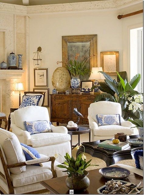 British Colonial Decor, British Colonial Style, Design Salon, Blue White Decor, Colonial Decor, Traditional Living, White Rooms, White Decor, Elle Decor