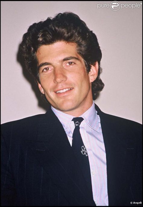 Le plus beau de tous John Junior, Jfk Jr, John Fitzgerald, People Of Interest, John John, Elegante Casual, Inspiring People, Jackie O, Fav Celebs