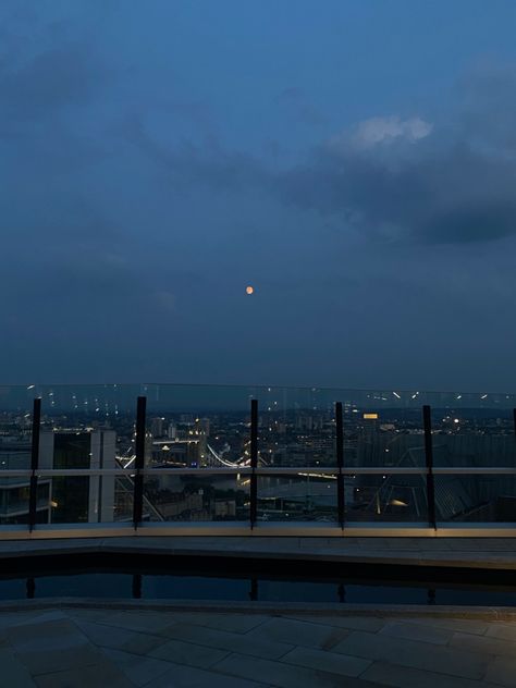 Balayage, Building Rooftop Aesthetic, Night City View From Rooftop, Building Rooftop Night, Rooftop City View Night Aesthetic, Night City Rooftop, Rooftop Building Night, Building At Night Aesthetic, Rooftop Night View Aesthetic