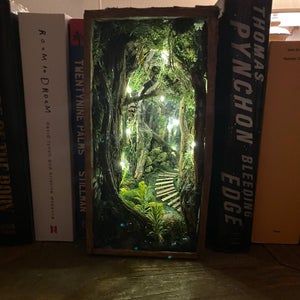 Book Nook Ideas Forest, Fairy Book Nook Diy, Book Nook Mirror, Book Nook Shelf Insert Diy Fairy, Diy Booknook Shelf Insert, Book Nook Miniature Diy, Nook Book Diy, Enchanted Forest Book Nook, Disney Book Nook