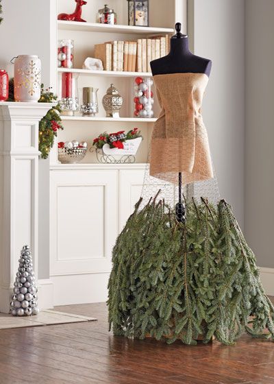 Mannequin Christmas Tree, Dress Form Christmas Tree, Christmas Tree Dress, Tree Dress, Tree Garden, Mannequin Dress, Real Christmas Tree, Garden Dress, Natural Christmas