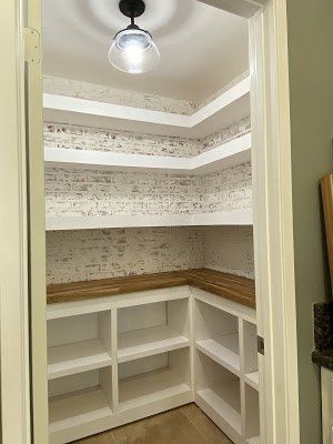 Pantry Closet Design, Pantry Redo, Pantry Renovation, Pantry Organizing, Pantry Layout, Kitchen Pantry Cabinet, Organizar Closet, A Lot Of Food, Pantry Room