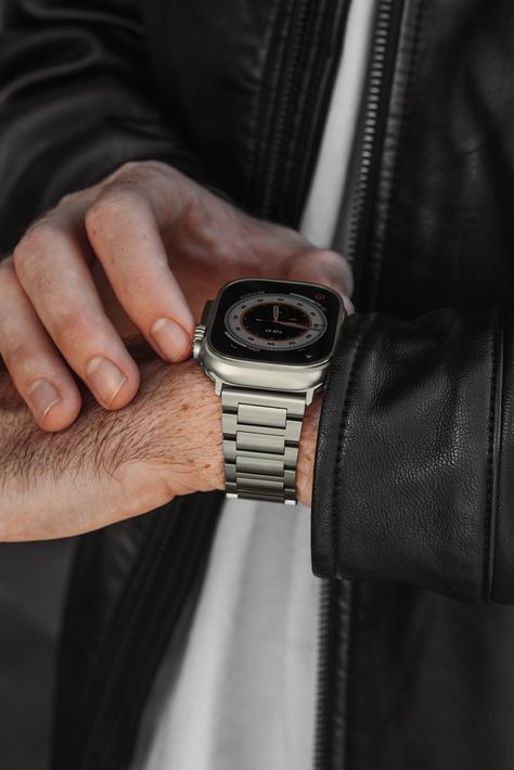 Titanium Edition - Apple Watch Ultra Band wat Apple Watch Man Style, Men Apple Watch Style, Men’s Apple Watch Bands, Apple Ultra Watch Bands, Apple Watch Ultra 2, Apple Watch Ultra Bands, Apple Watch Bands Mens, Apple Watch Men, Ultra Watch