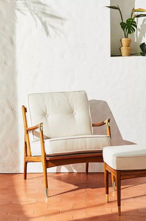 As garden furniture ideas go, this one is a beaut! Found on Anthropologie, this chair offers the best of both worlds. Made from weather resistant materials this chair provides enhanced durability, as well as style! And if you’re looking to save space why not use this chair as an indoor feature chair which ventures outdoors as and when required. Ideas For Small Gardens, Modern Occasional Chairs, Simple Interiors, Garden Furniture Ideas, Hanging Furniture, Outdoor Furniture Covers, Anthropologie Uk, Outdoor Stools, Unique Garden