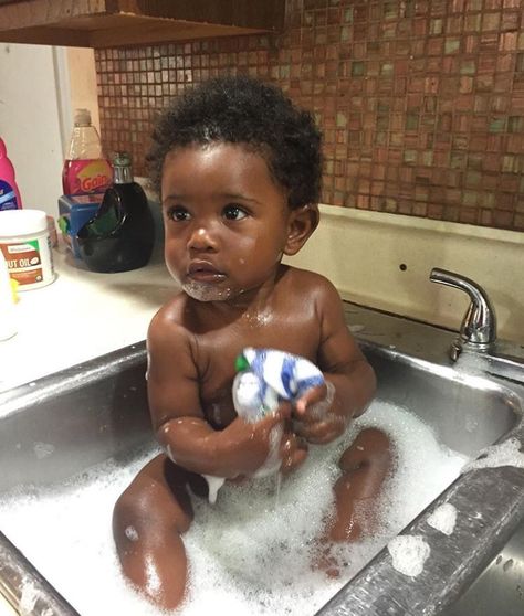 Cutie Black Baby Boys, Chocolate Babies, Cute Black Babies, Beautiful Black Babies, Brown Babies, Mixed Babies, Black Babies, Baby Family, Baby Bath