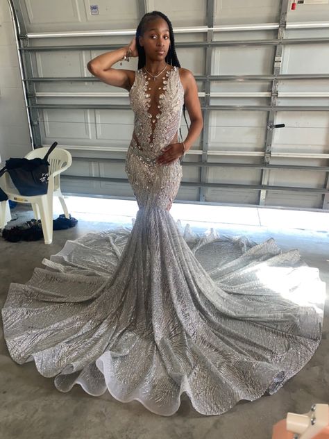 White And Silver Prom Dress Couple, Sparkly Silver Prom Dress, Silver And White Prom Dress, Matching Prom Dresses Best Friend, Silver Prom Dresses Black Women, Pearl Prom Dress, Exotic Prom Dress, Prom Dresses Silver, Prom Black People