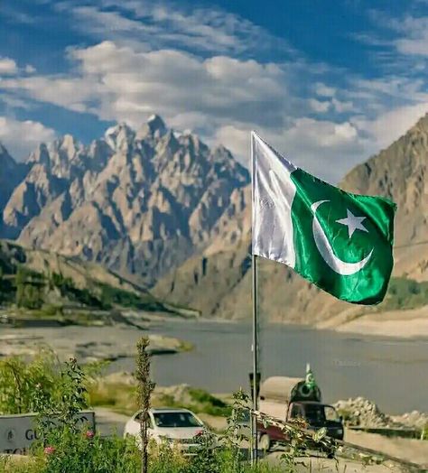 My Peaceful Pakistan...! 😍😍😍 💚💚💚 #Breathtaking Views❤ 23 March Pakistan Day, Pakistan Flag Images, 23 March Pakistan, Pakistan Wallpaper, Pakistan Pictures, Happy Independence Day Pakistan, Quaid E Azam, Pak Army Soldiers, Pakistani Flag