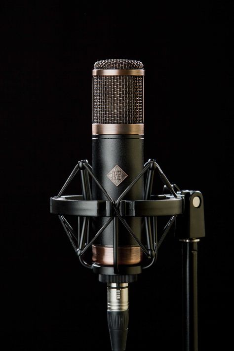 TELEFUNKEN CU-29 "copperhead" tube microphone. Made by TELEFUNKEN Elektroakustik. www.t-funk.com Recording Studio Equipment, Decoration Evenementielle, Microphone Studio, Electro Music, Music Studio Room, Home Recording Studio, Seni 3d, Studio Equipment, Studio Gear