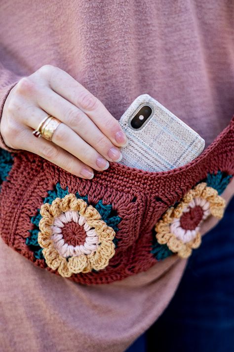 Tela, Crochet Bum Bag Free Pattern, Crochet Saddle Bag, Granny Square Fanny Pack, Granny Square Bum Bag, Crochet Bum Bag, Crochet Fanny Pack, Crochet Wraps, Crochet Belt