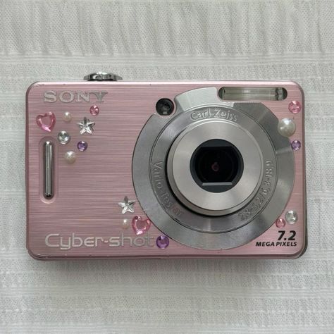 Pink Digital Camera, Digi Camera, Pink Camera, Estilo Y2k, Camera Aesthetic, Cute Camera, Camera Photos, Retro Gadgets, Camera Digital