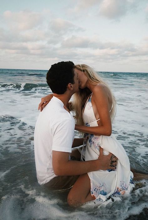 Photos Amoureux, Beach Romance, Couple Style, Shotting Photo, Foto Tips, Goals Pictures, Couple Beach, Cute Couples Photos, Relationship Goals Pictures