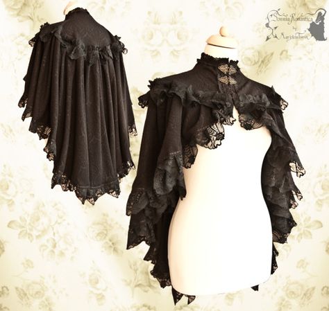 Black Lace Cloak, Goth Aesthetic Clothing, Romantic Goth Clothes, Victorian Outfits Aesthetic, Gothic Aesthetic Fashion, Capelet Outfit, Steampunk Cloak, Gothic Victorian Clothing, Dark Fairy Aesthetic Clothes