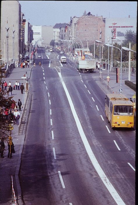 The Last Days of East Germany – 40 Fascinating Photographs That Capture Everyday Life in Berlin in the late 1980s East Berlin, Berlin City, West Berlin, Vintage Germany, East Europe, Vintage Everyday, East Germany, Berlin Wall, Public Transportation